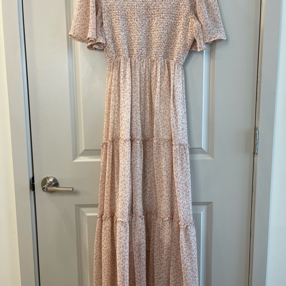 In Loom – Smocked Floral Maxi Dress – Blush Pink Tiered Short Sleeve – Size M